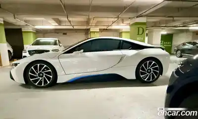 BMW i8 2016 1.5 автомат (гидро), миниатюра 3