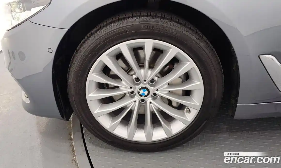 BMW 5 серия 2018 2.0 автомат (гидро), фото 5