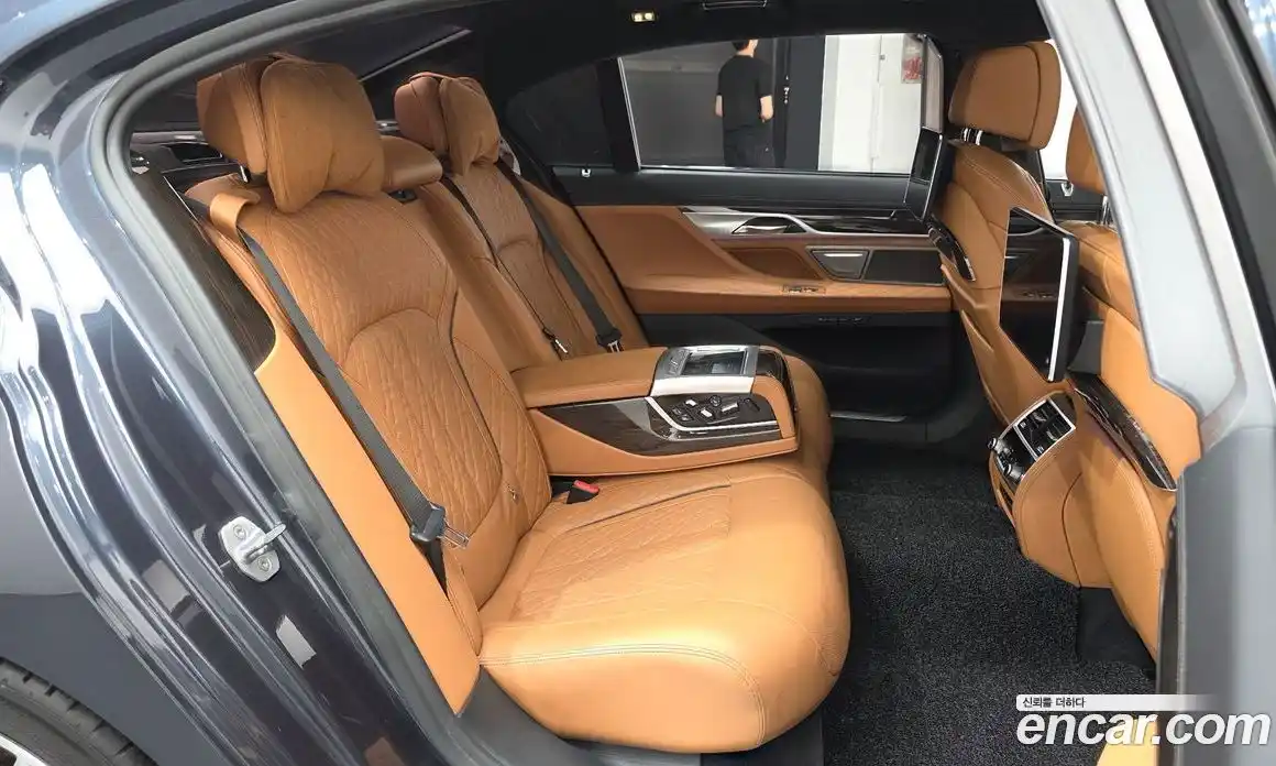 BMW 7 серия 2019 3.0 автомат (гидро), фото 17