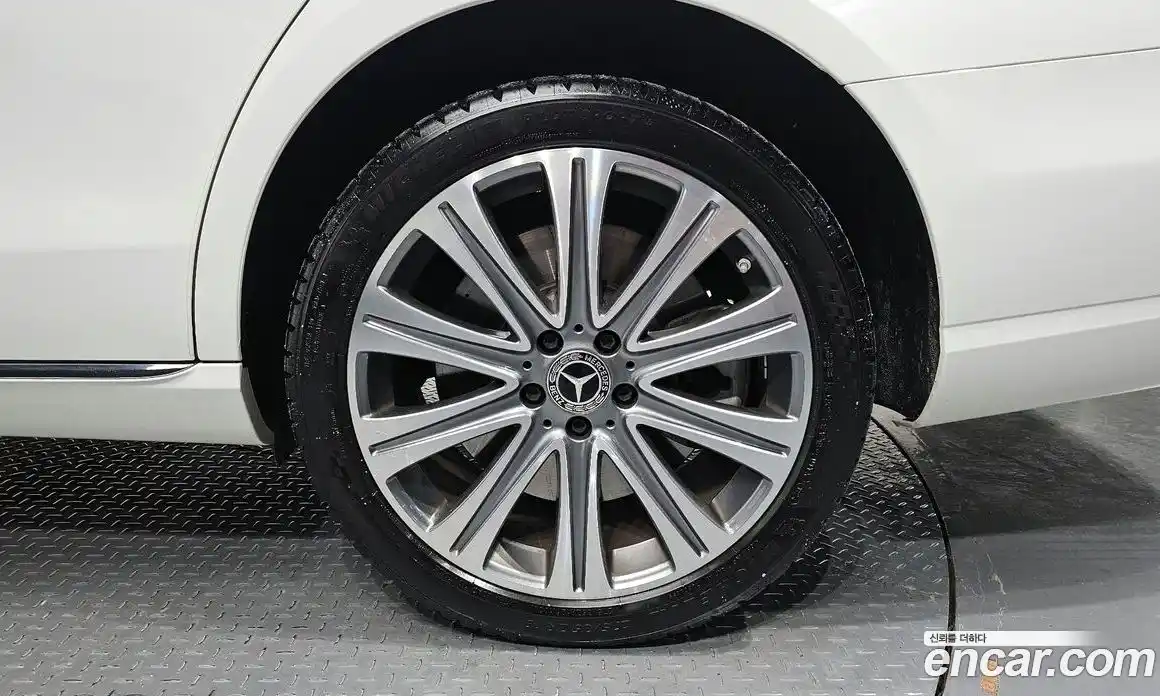 Mercedes-Benz E-Class 2022 3.0 автомат (гидро), фото 6