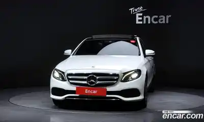Mercedes-Benz E-Class 2019 2.0 автомат (гидро), миниатюра 3