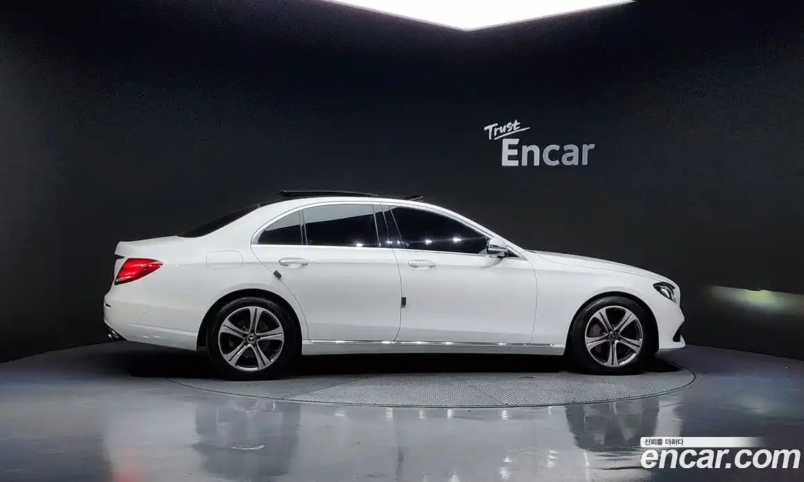 Mercedes-Benz E-Class 2019 2.0 автомат (гидро), фото 4