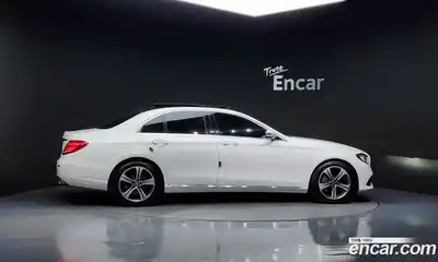 Mercedes-Benz E-Class 2019 2.0 автомат (гидро), миниатюра 4