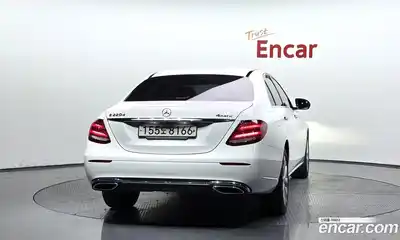 Mercedes-Benz E-Class 2019 1.9 автомат (гидро), миниатюра 3