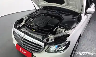 Mercedes-Benz E-Class 2019 1.9 автомат (гидро), миниатюра 5