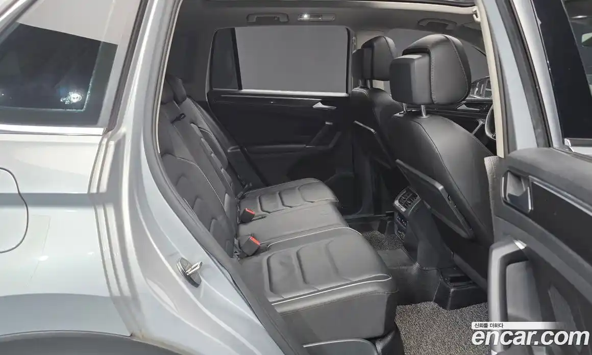 Volkswagen Tiguan 2018 2.0 автомат (гидро), фото 11
