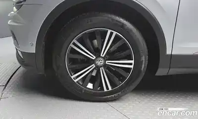 Volkswagen Tiguan 2018 2.0 автомат (гидро), миниатюра 5