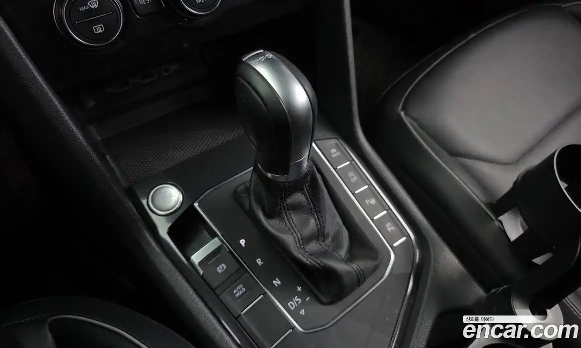 Volkswagen Tiguan 2018 2.0 автомат (гидро), фото 9