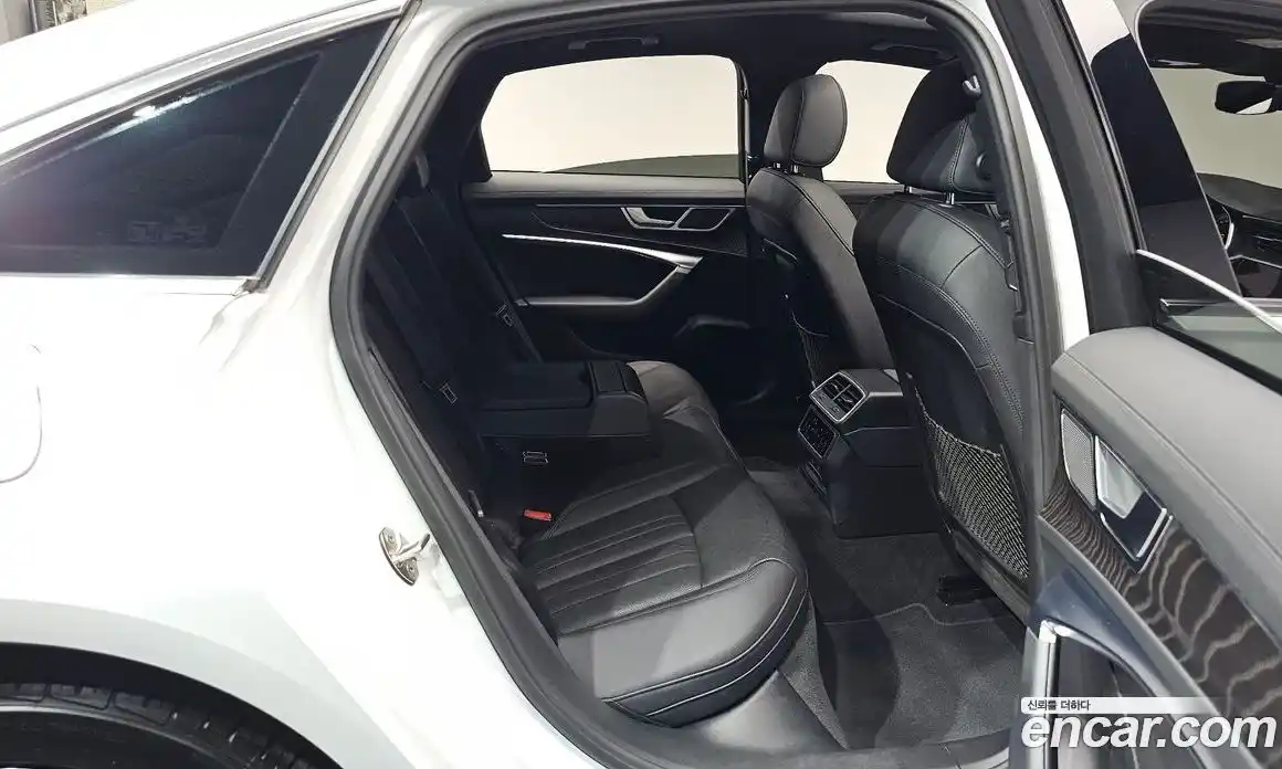 Audi A6 2021 2.0 автомат (гидро), фото 16