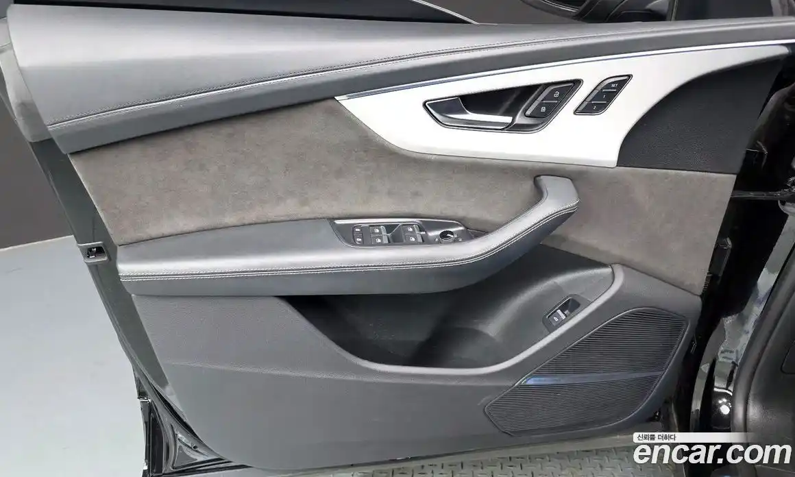 Audi Q8 2021 3.0 автомат (гидро), фото 14