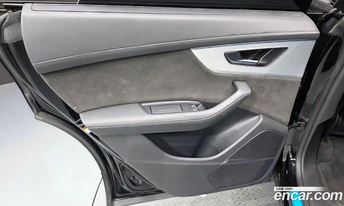 Audi Q8 2021 3.0 автомат (гидро), фото 15