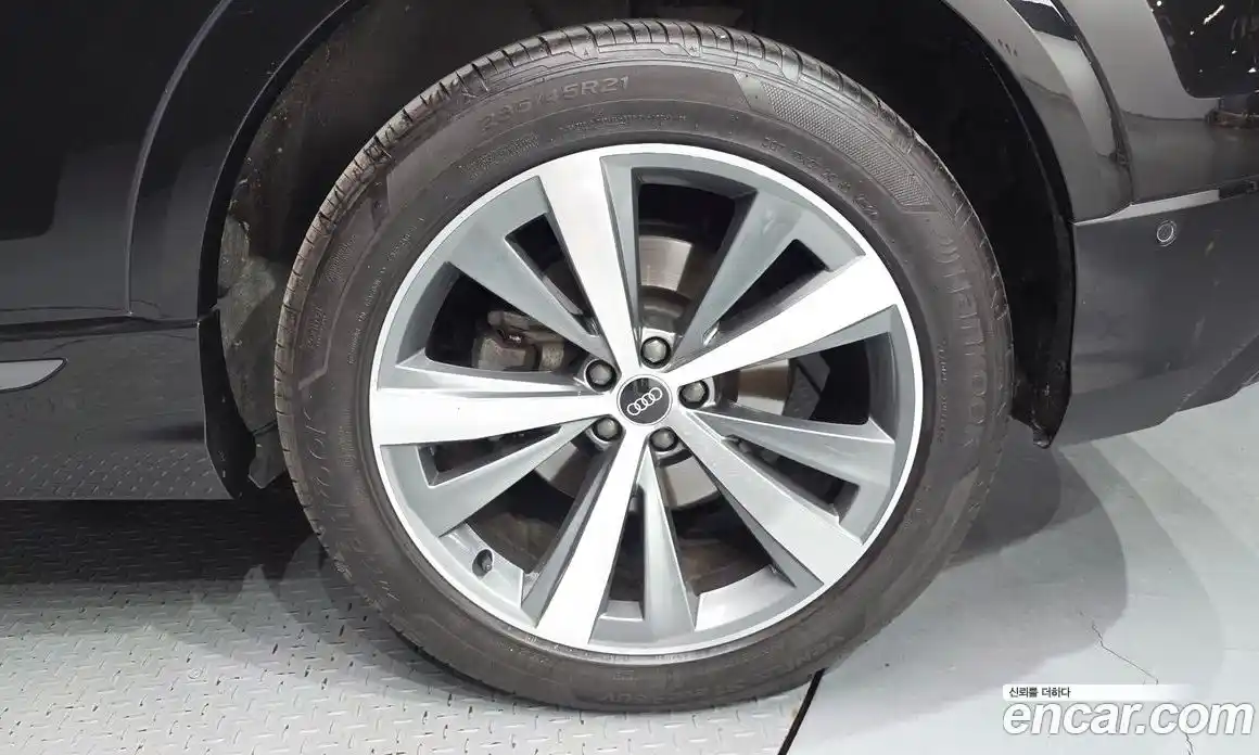 Audi Q8 2021 3.0 автомат (гидро), фото 7