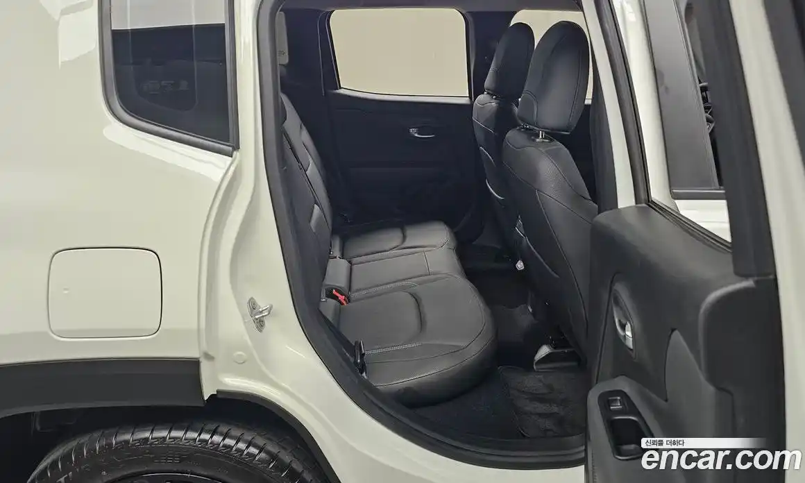 Jeep Renegade 2022 1.3 автомат (гидро), фото 17