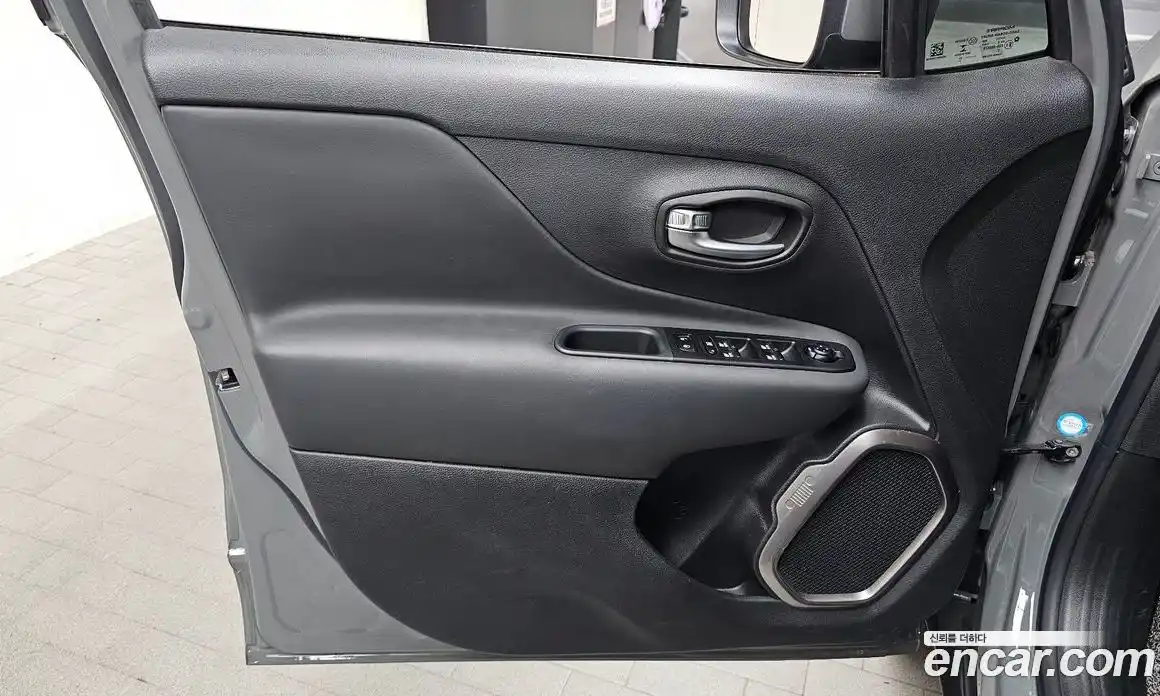Jeep Renegade 2021 2.4 автомат (гидро), фото 14