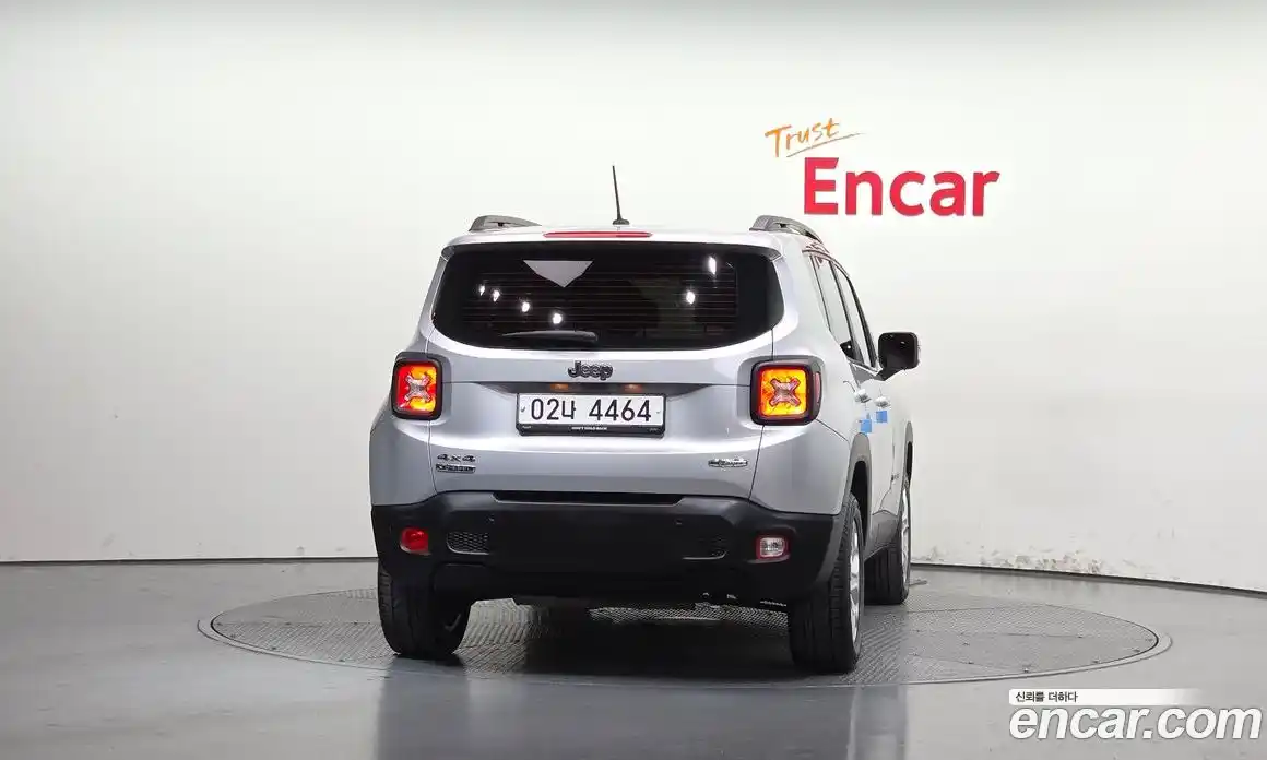 Jeep Renegade 2016 2.0 автомат (гидро), фото 4