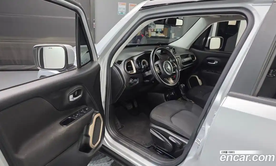 Jeep Renegade 2016 2.0 автомат (гидро), фото 10
