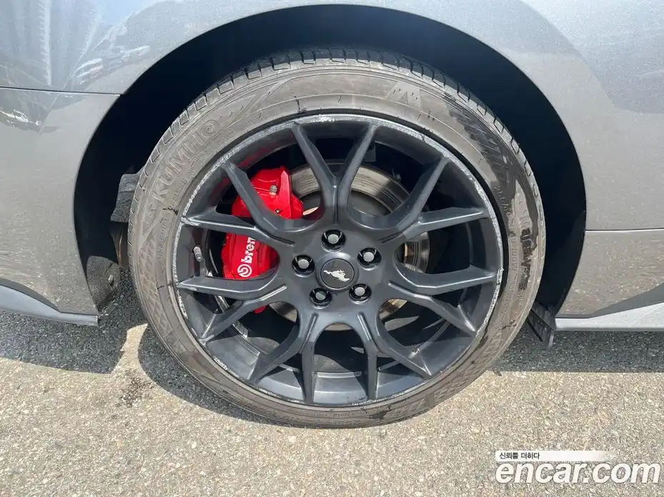 Ford Mustang 2022 2.3 автомат (гидро), фото 15