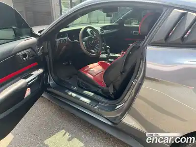 Ford Mustang 2022 2.3 автомат (гидро), миниатюра 6