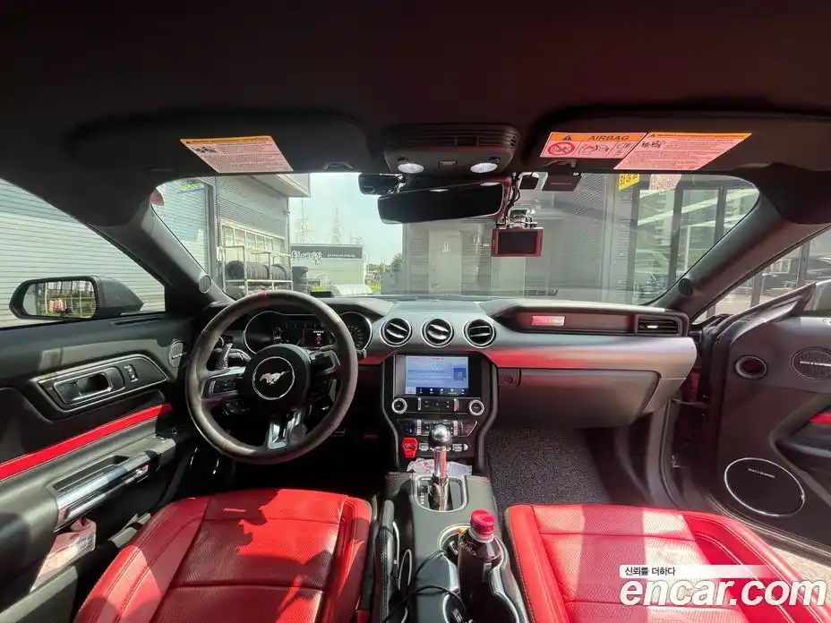 Ford Mustang 2022 2.3 автомат (гидро), фото 8