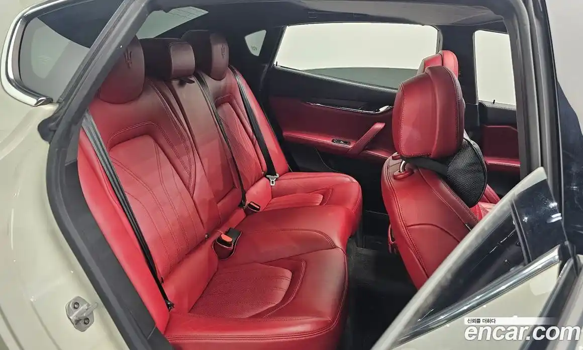 Maserati Quattroporte 2018 3.0 автомат (гидро), фото 16 Maserati Quattroporte 2018 3.0 автомат (гидро), фото 16