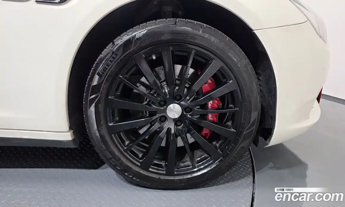 Maserati Quattroporte 2018 3.0 автомат (гидро), фото 6 Maserati Quattroporte 2018 3.0 автомат (гидро), фото 6