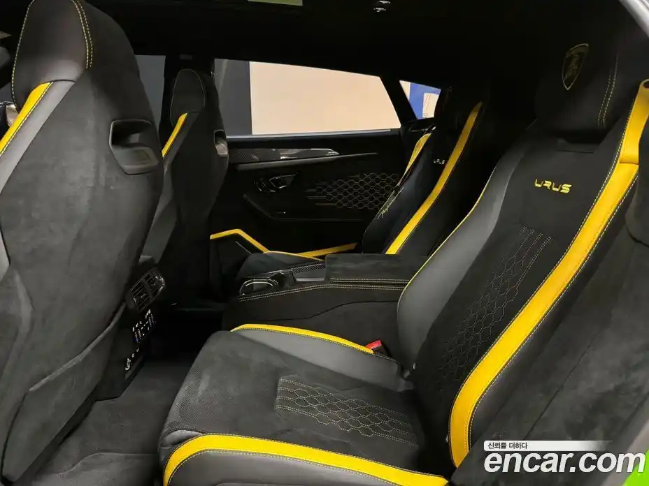 Lamborghini Urus 2024 4.0 автомат (гидро), фото 16 Lamborghini Urus 2024 4.0 автомат (гидро), фото 16