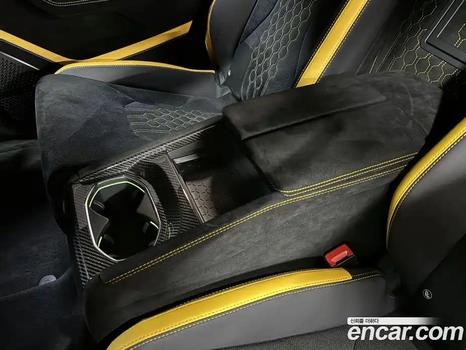 Lamborghini Urus 2024 4.0 автомат (гидро), фото 17 Lamborghini Urus 2024 4.0 автомат (гидро), фото 17