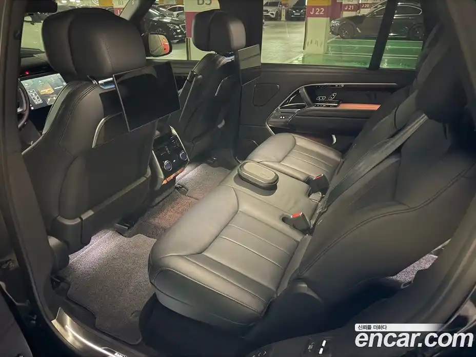 Land Rover Range Rover 2024 4.4 автомат (гидро), фото 7