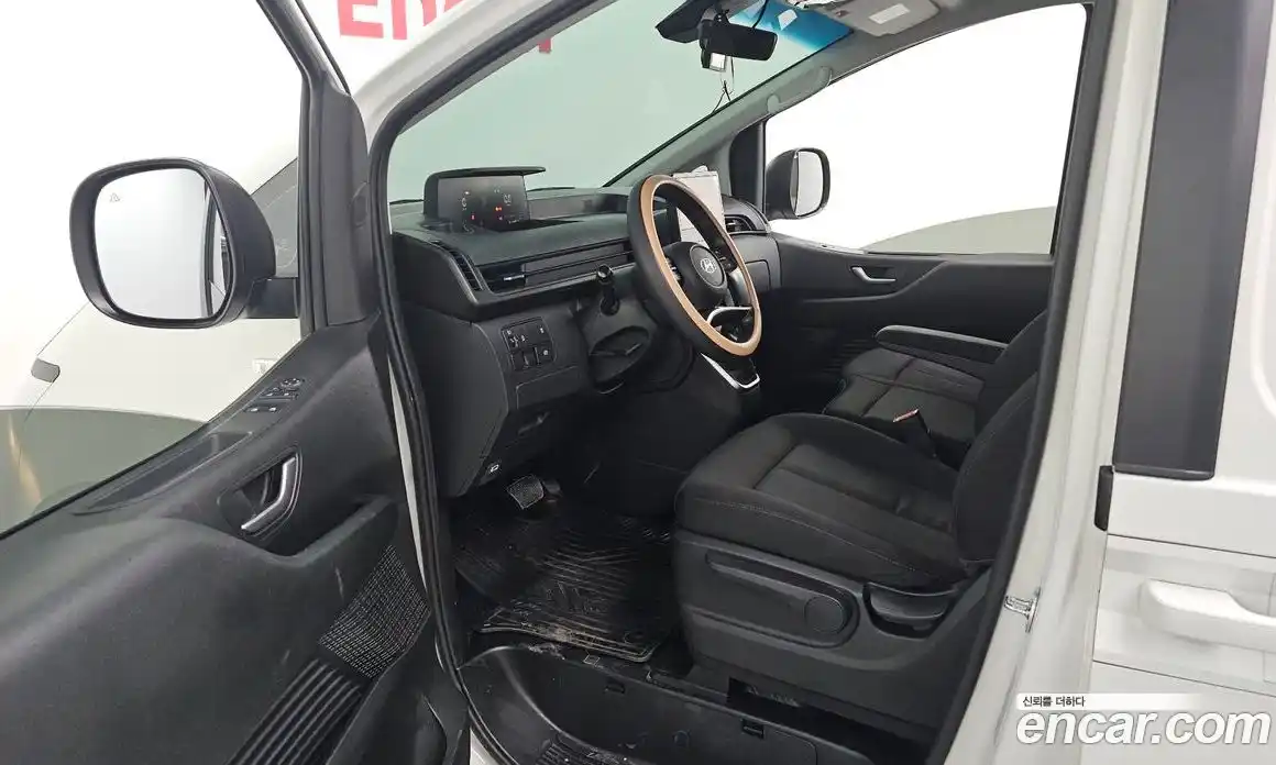 Hyundai Staria 2024 2.2 автомат (гидро), фото 13