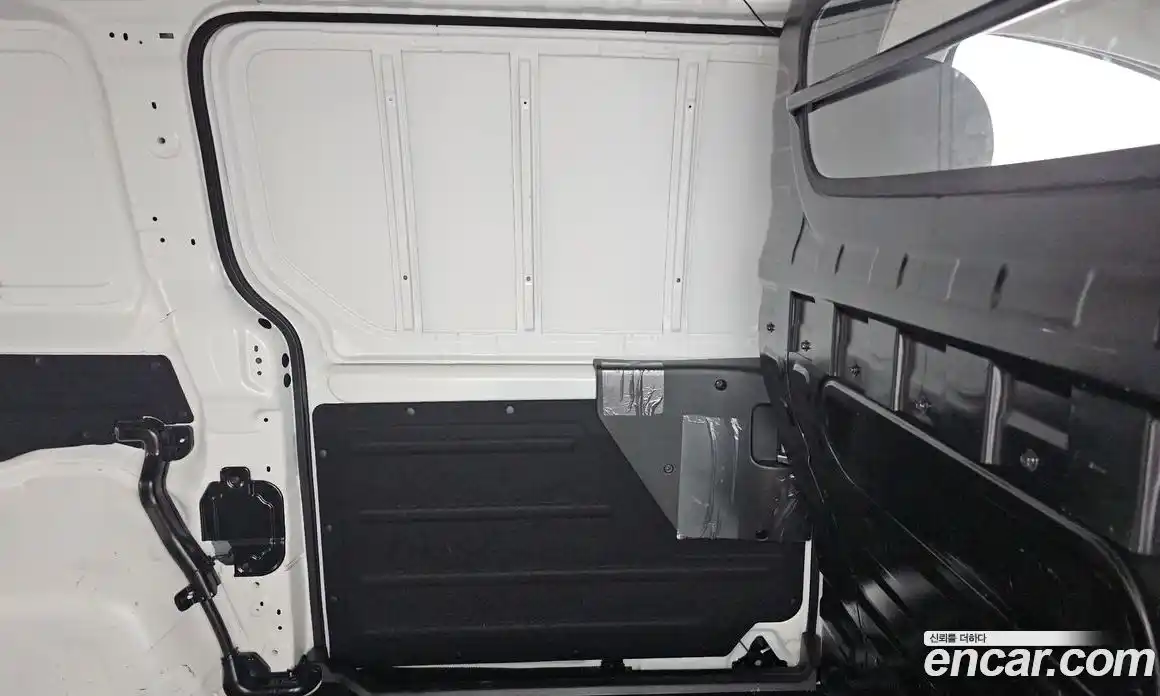 Hyundai Staria 2024 2.2 автомат (гидро), фото 25