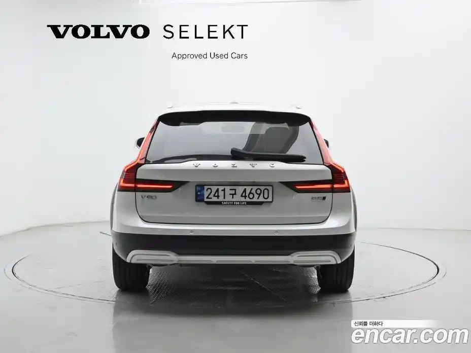 Volvo V90 2023 2.0 автомат (гидро), фото 4