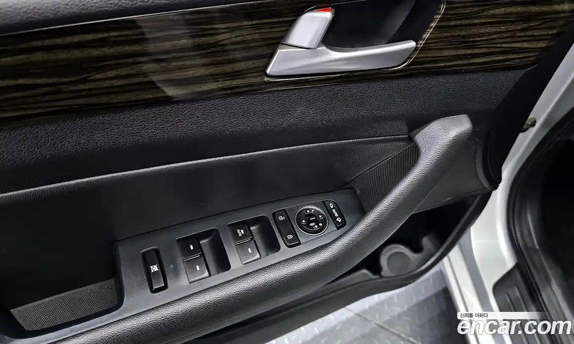 Hyundai Sonata 2016 2.0 автомат (гидро), фото 14