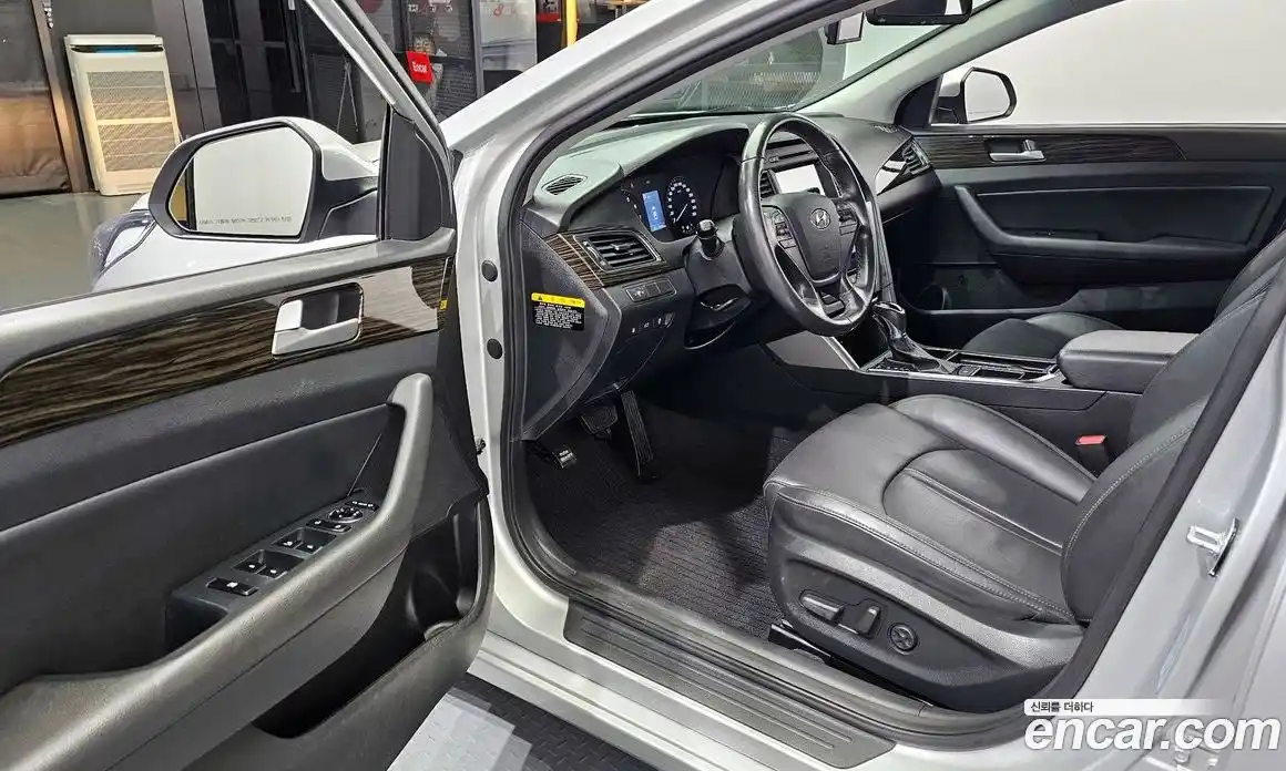 Hyundai Sonata 2016 2.0 автомат (гидро), фото 10