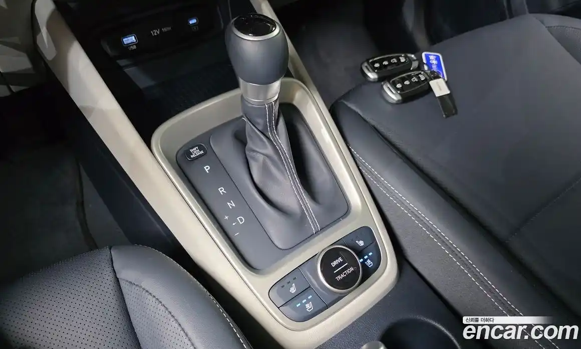 Hyundai Venue 2023 1.6 автомат (гидро), фото 12