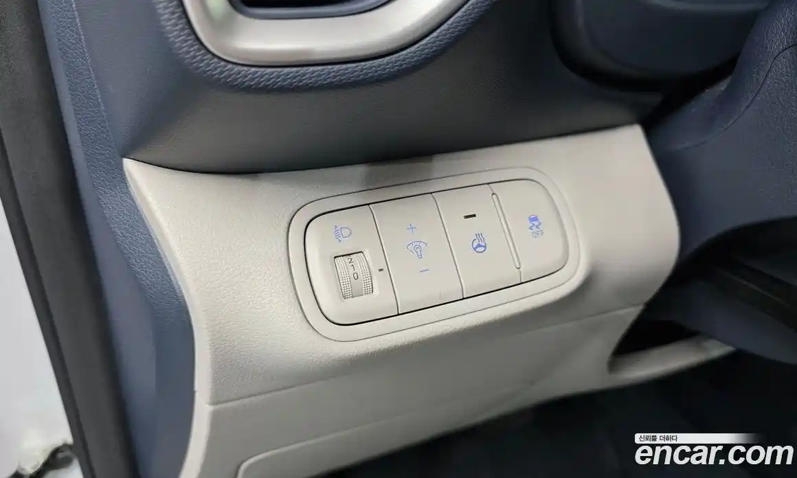 Hyundai Venue 2023 1.6 автомат (гидро), фото 19