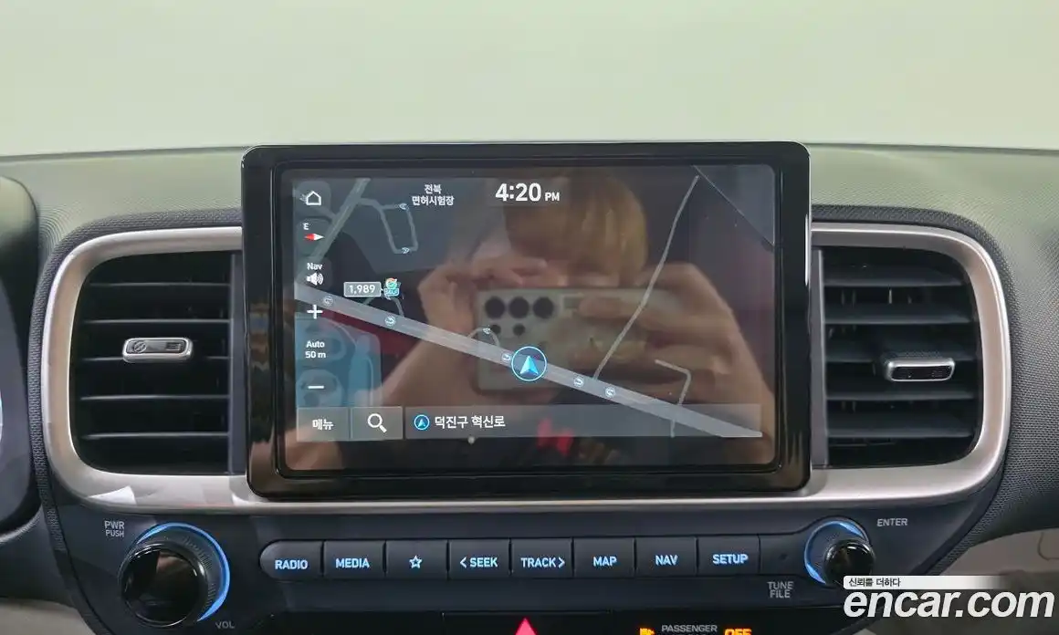 Hyundai Venue 2023 1.6 автомат (гидро), фото 28