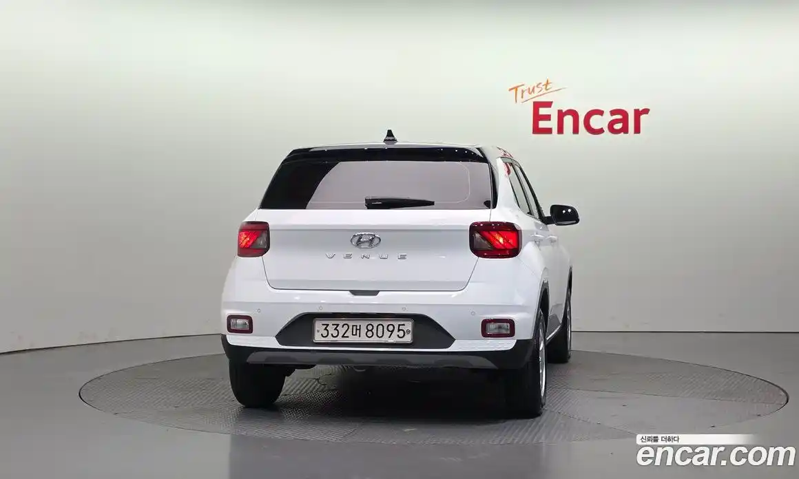 Hyundai Venue 2023 1.6 автомат (гидро), фото 4