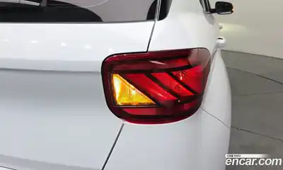 Hyundai Venue 2023 1.6 автомат (гидро), миниатюра 9