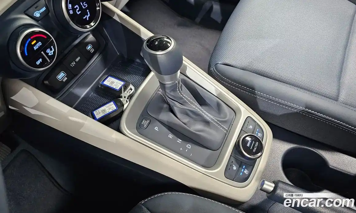 Hyundai Venue 2025 1.6 автомат (гидро), фото 12