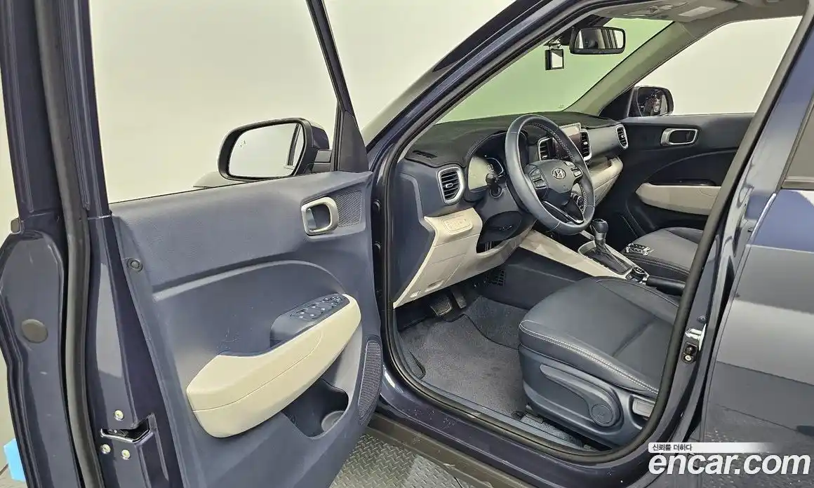 Hyundai Venue 2025 1.6 автомат (гидро), фото 13