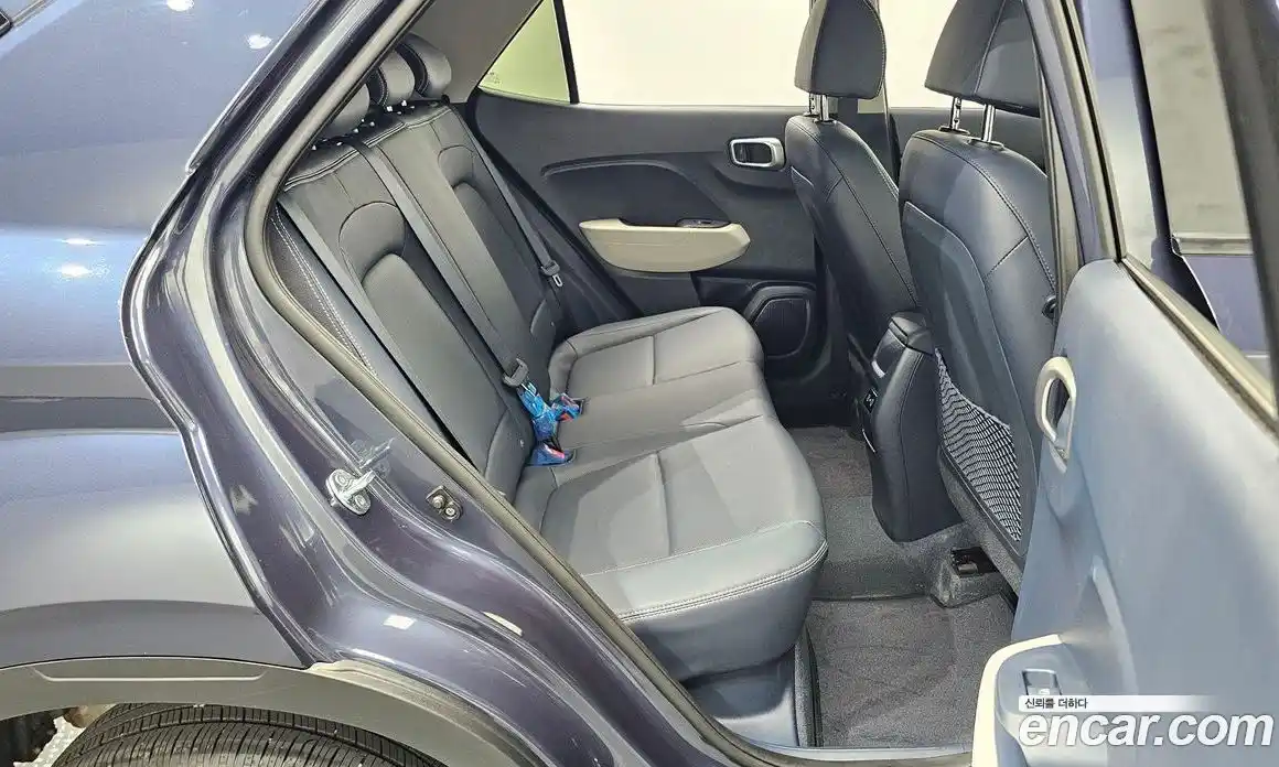 Hyundai Venue 2025 1.6 автомат (гидро), фото 24