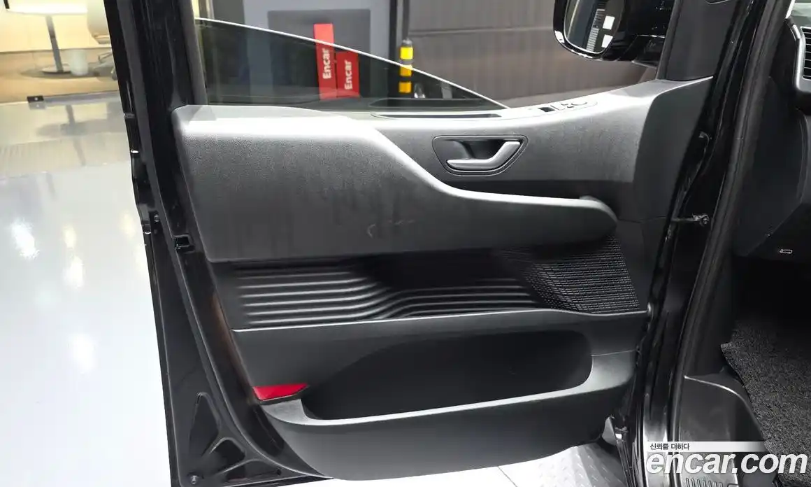 Hyundai Staria 2022 2.2 автомат (гидро), фото 14