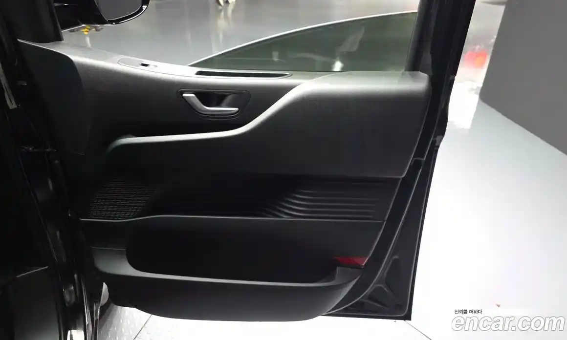 Hyundai Staria 2022 2.2 автомат (гидро), фото 15