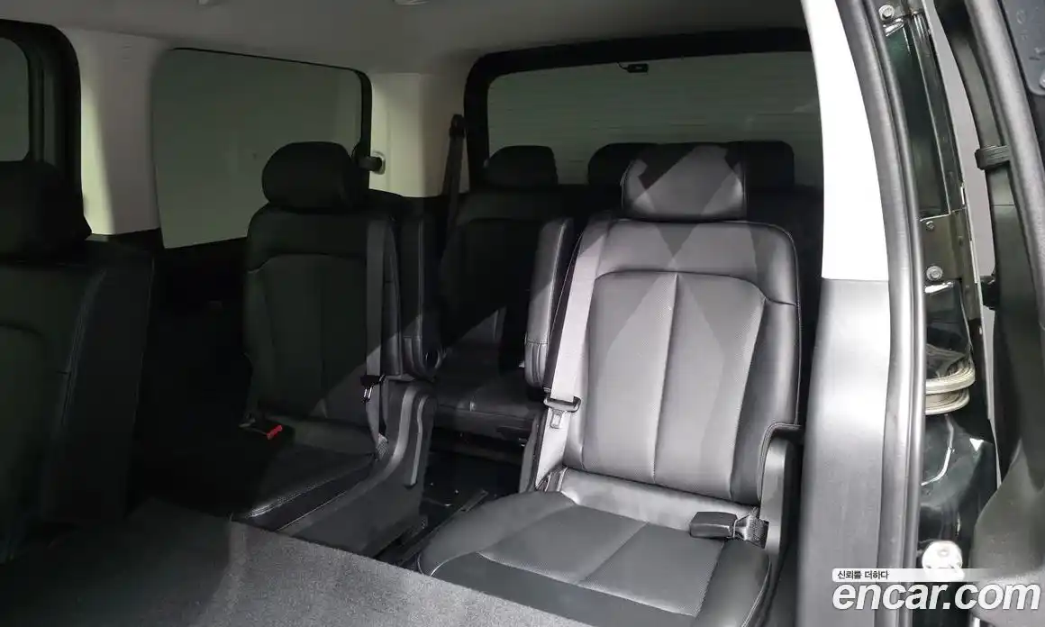 Hyundai Staria 2022 2.2 автомат (гидро), фото 19