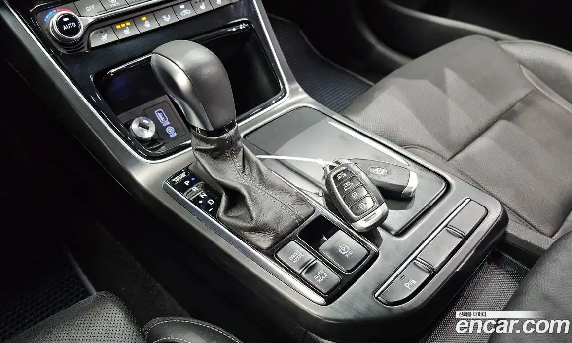 Hyundai Grandeur 2017 2.4 автомат (гидро), фото 12