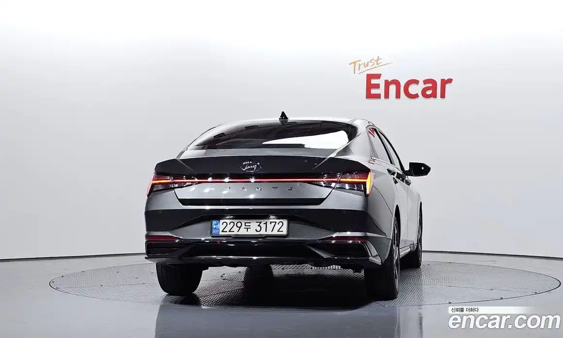 Hyundai Avante 2023 1.6 автомат (гидро), фото 4