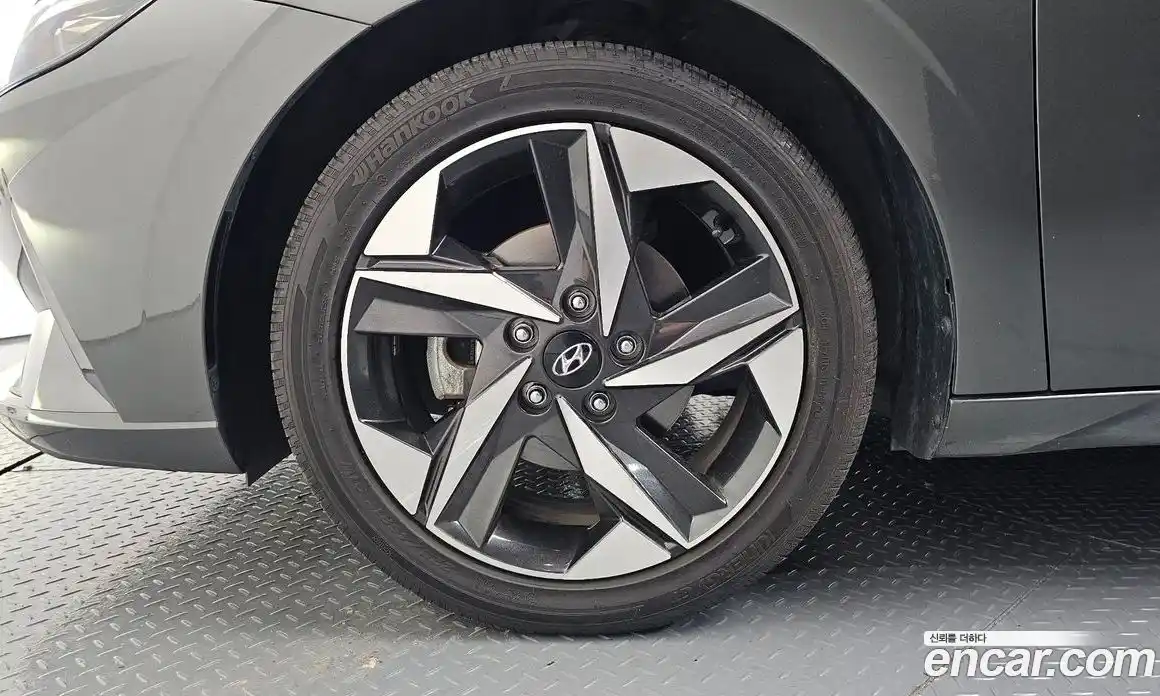 Hyundai Avante 2023 1.6 автомат (гидро), фото 5