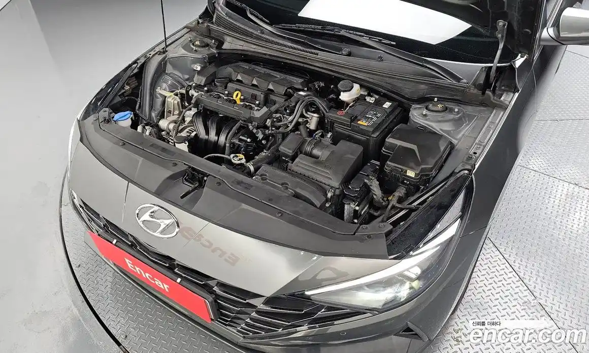 Hyundai Avante 2023 1.6 автомат (гидро), фото 6