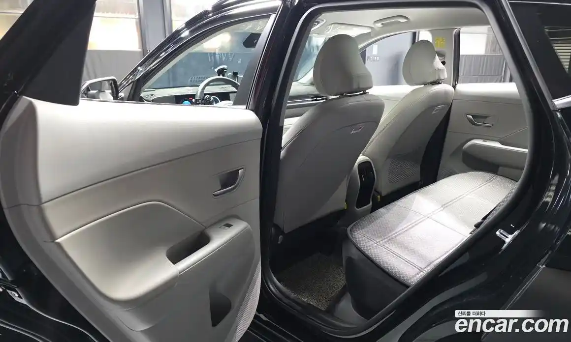 Hyundai Kona 2023 1.6 автомат (гидро), фото 16