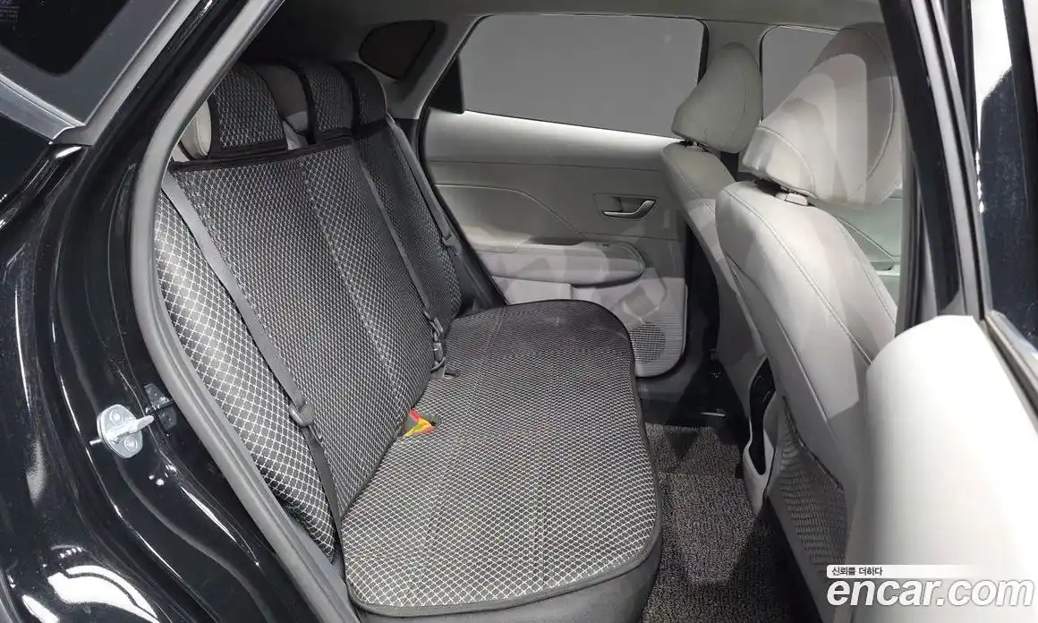Hyundai Kona 2023 1.6 автомат (гидро), фото 18